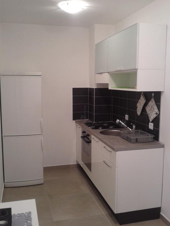 Melani Apartment
