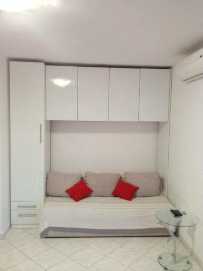 Melani Apartment *