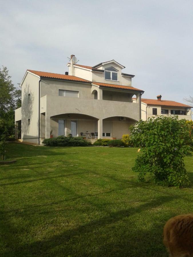 Melani Apartment *
